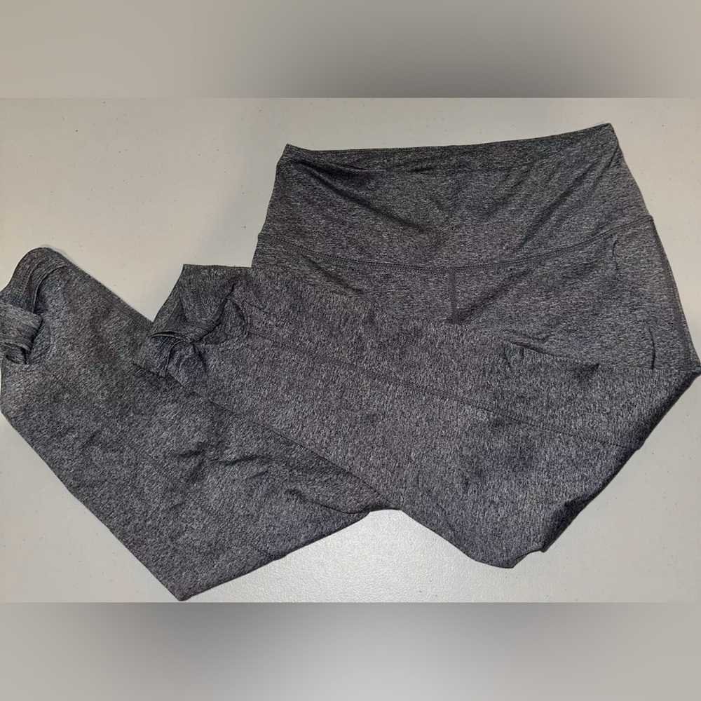 Z By Zella Women's Gray Cropped Leggings with Twisted Cut-Outs | Size M